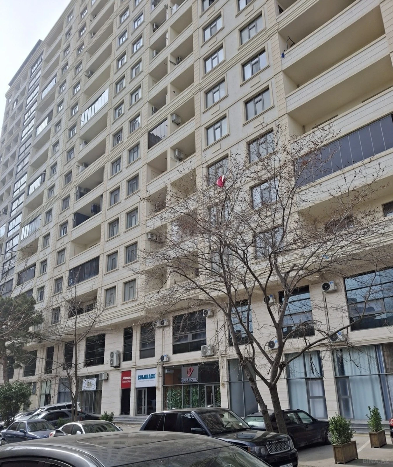 Satılır 4 otaqlı mənzil 237.6 m²