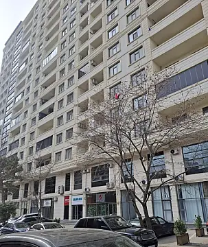 Satılır 4 otaqlı mənzil 237.6 m²