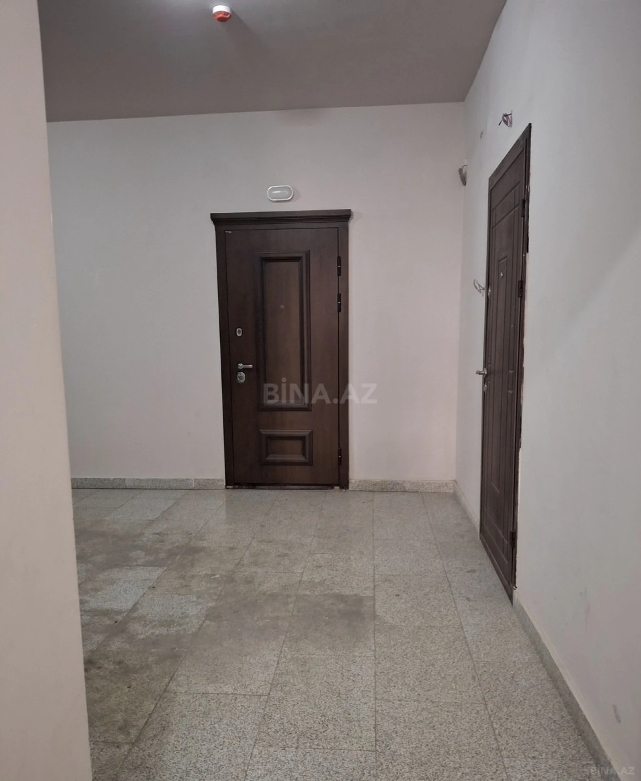 Satılır 4 otaqlı mənzil 237.6 m²