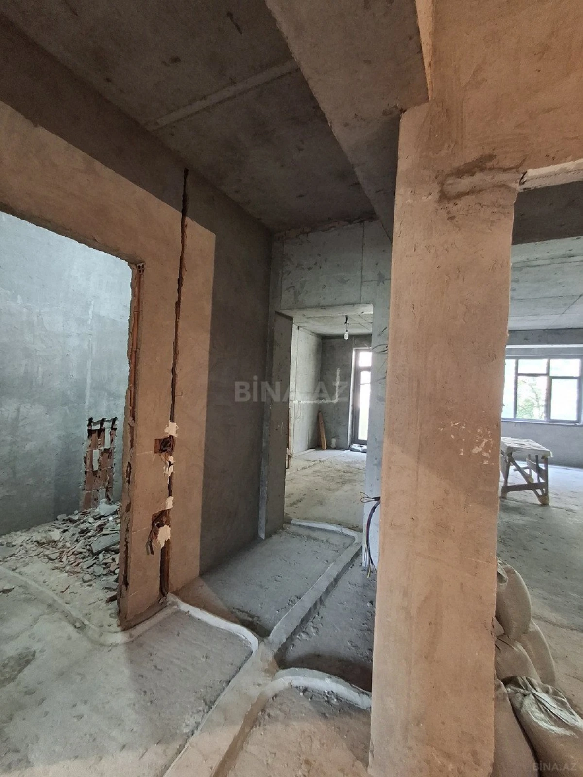 Satılır 4 otaqlı mənzil 237.6 m²