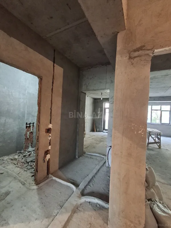Satılır 4 otaqlı mənzil 237.6 m²