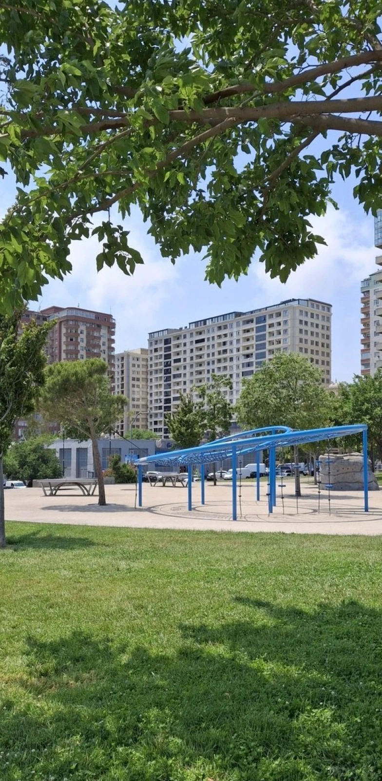 Satılır 4 otaqlı mənzil 237.6 m²