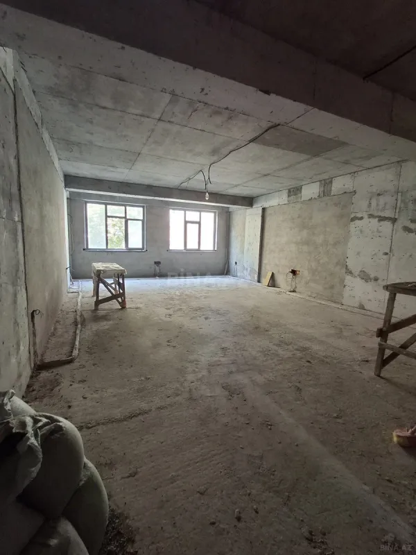 Satılır 4 otaqlı mənzil 237.6 m²