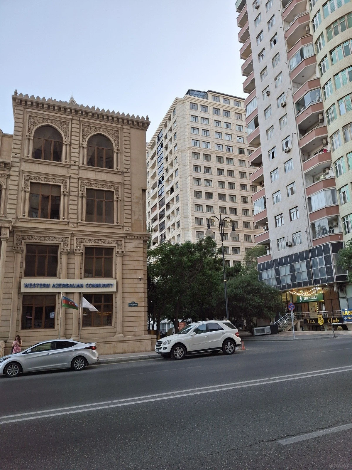 Satılır 4 otaqlı mənzil 237.6 m²