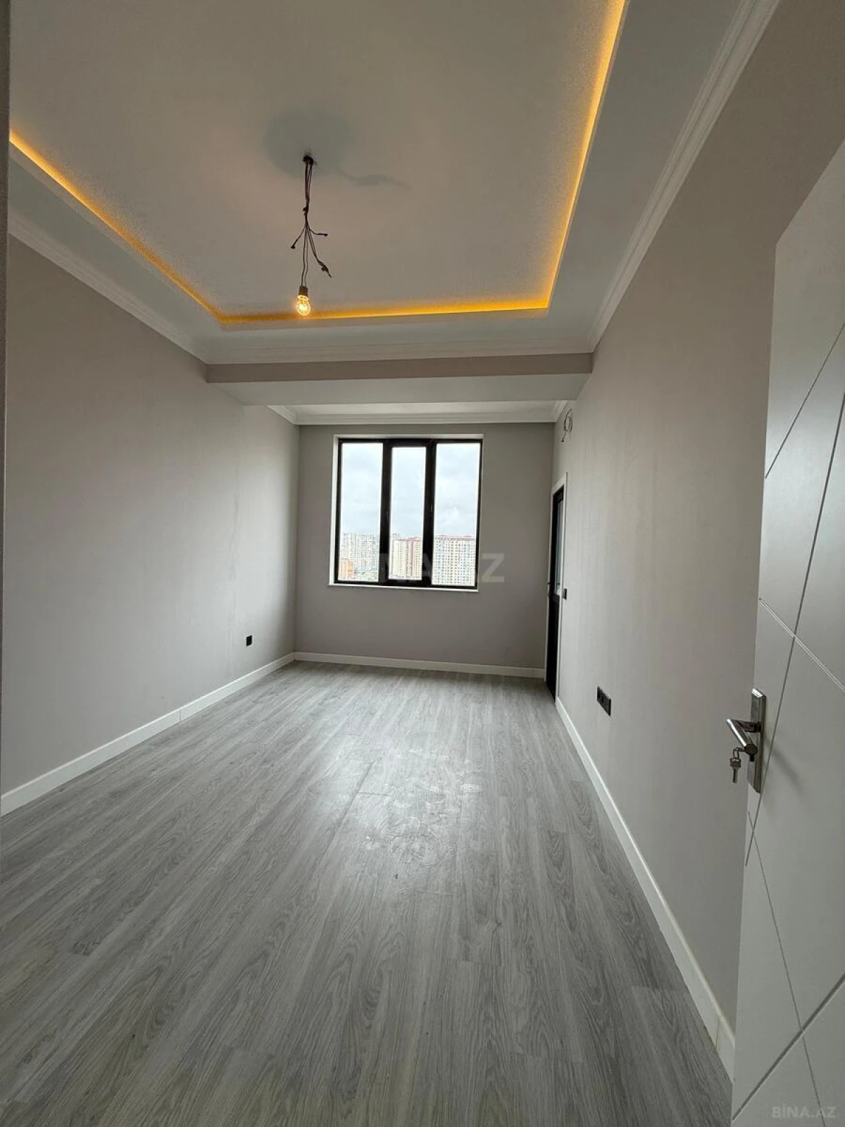 Satılır 2 otaqlı mənzil 65 m²