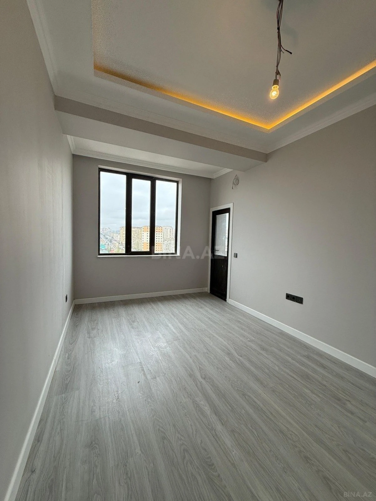 Satılır 2 otaqlı mənzil 65 m²