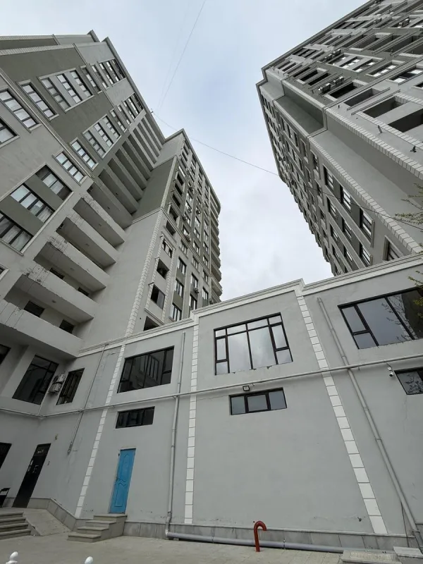 Satılır 2 otaqlı mənzil 65 m²