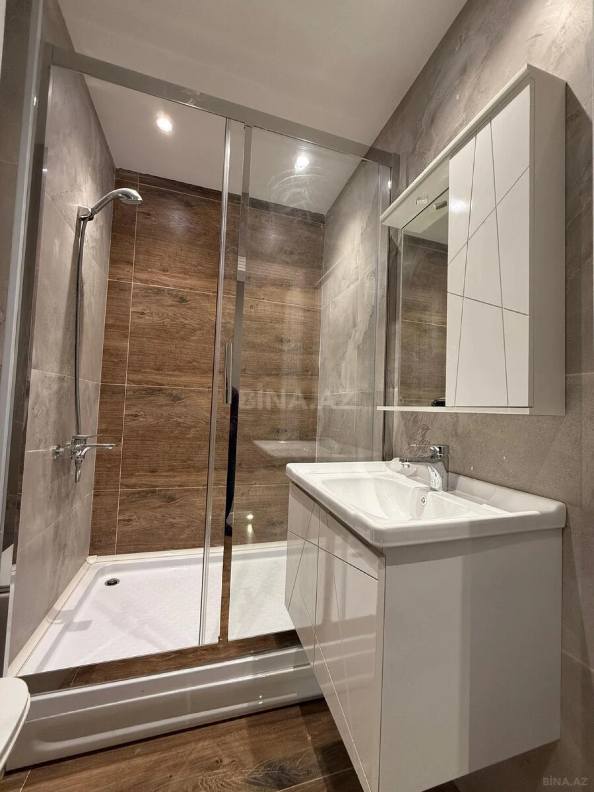 Satılır 2 otaqlı mənzil 65 m²