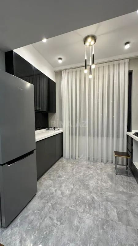 Kirayə verilir 2 otaqlı mənzil 75 m²