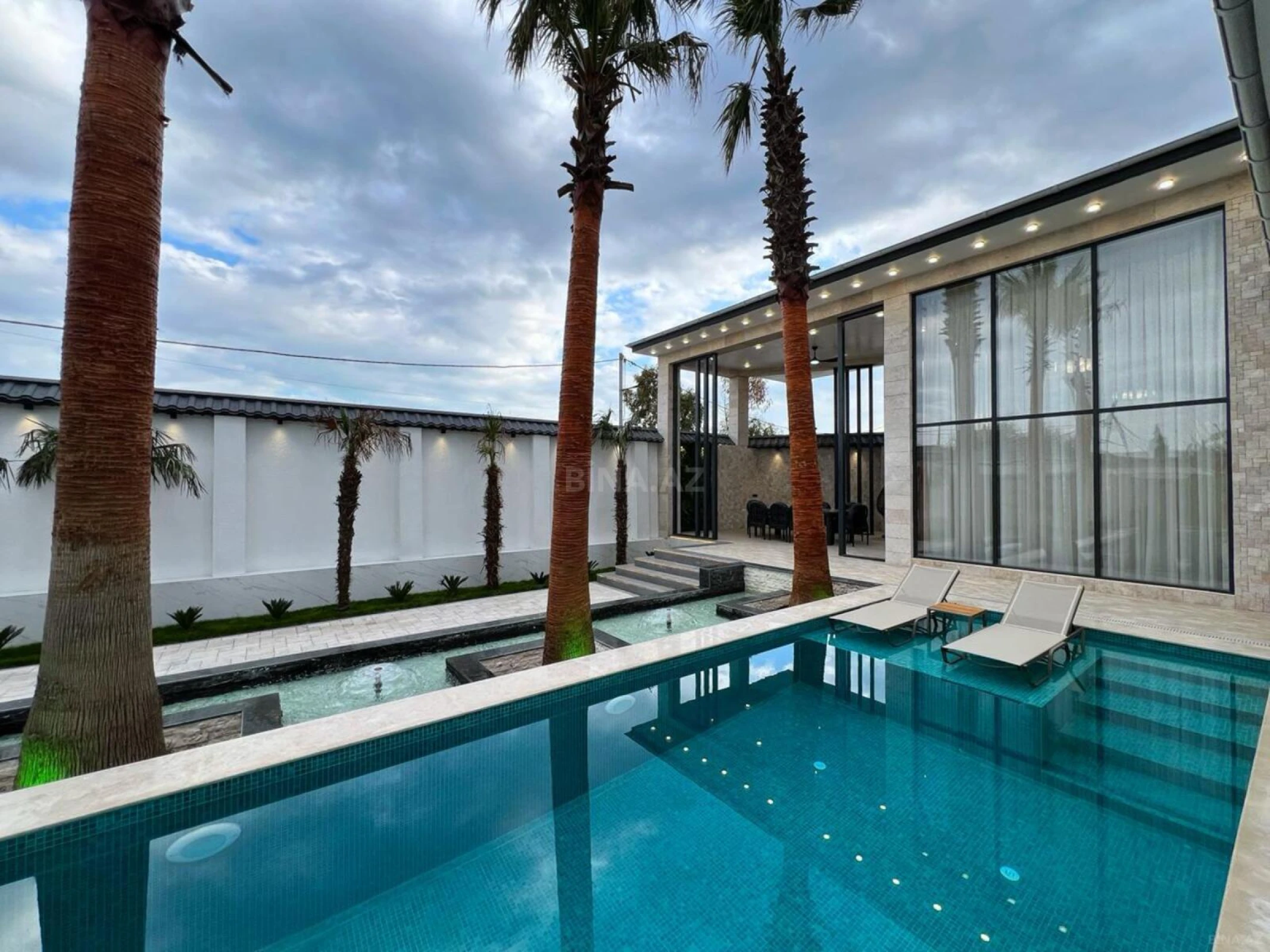 Satılır 4 otaqlı həyət evi 220 m²