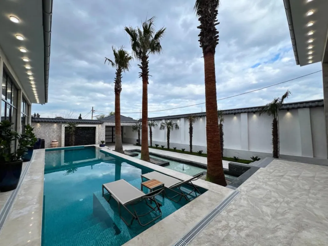 Satılır 4 otaqlı həyət evi 220 m²