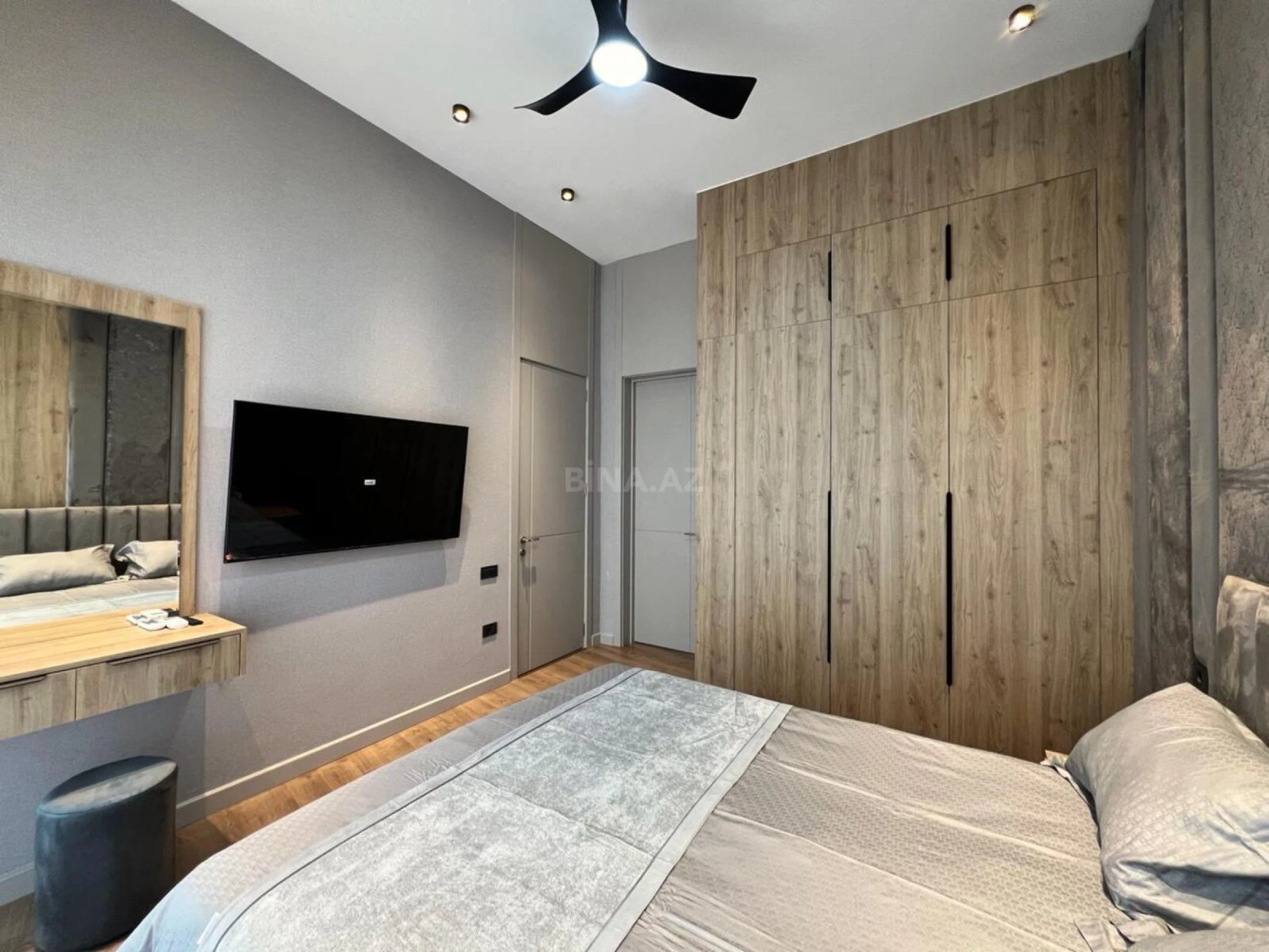 Satılır 4 otaqlı həyət evi 220 m²