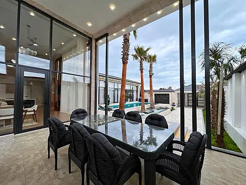 Satılır 4 otaqlı həyət evi 220 m²