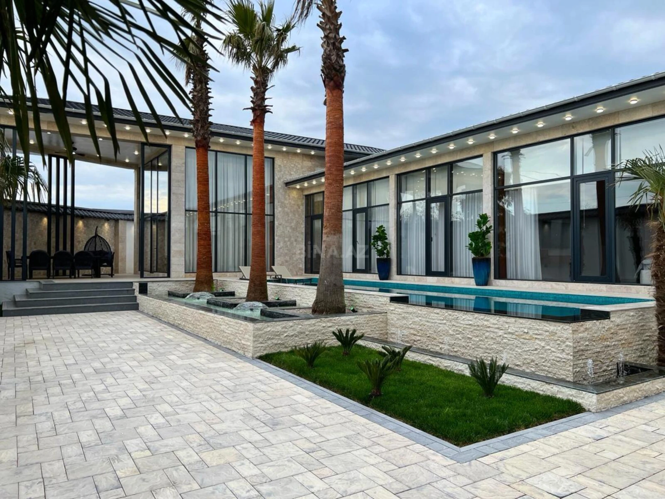 Satılır 4 otaqlı həyət evi 220 m²