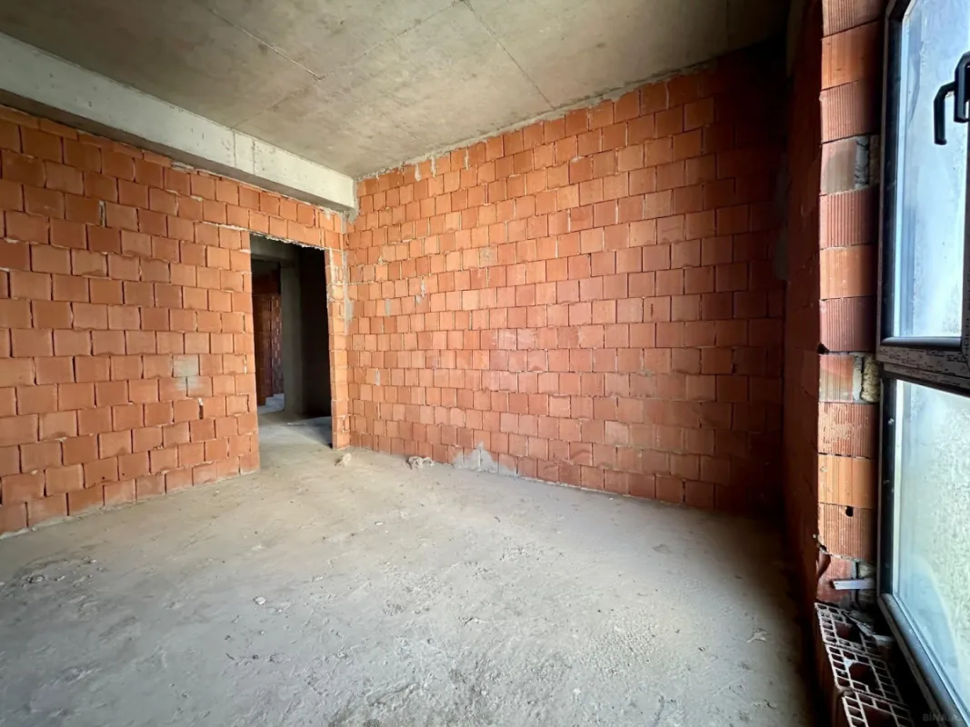 Satılır 3 otaqlı mənzil 126 m²
