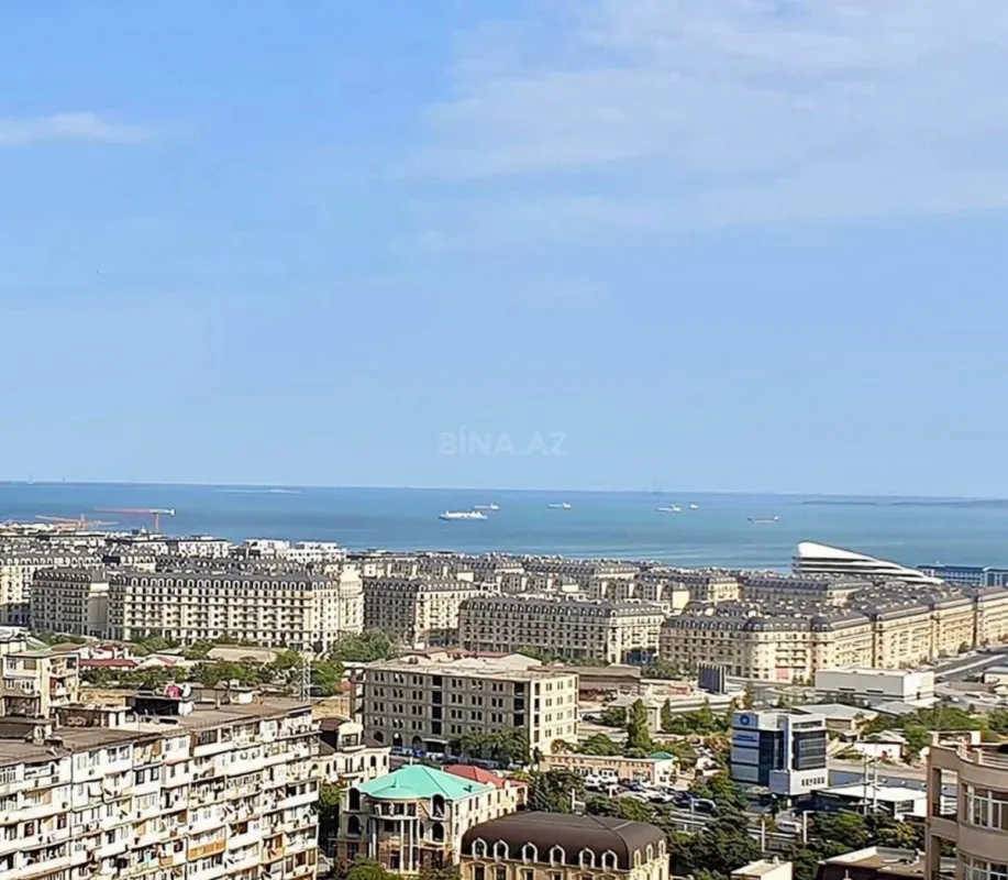 Satılır 3 otaqlı mənzil 126 m²