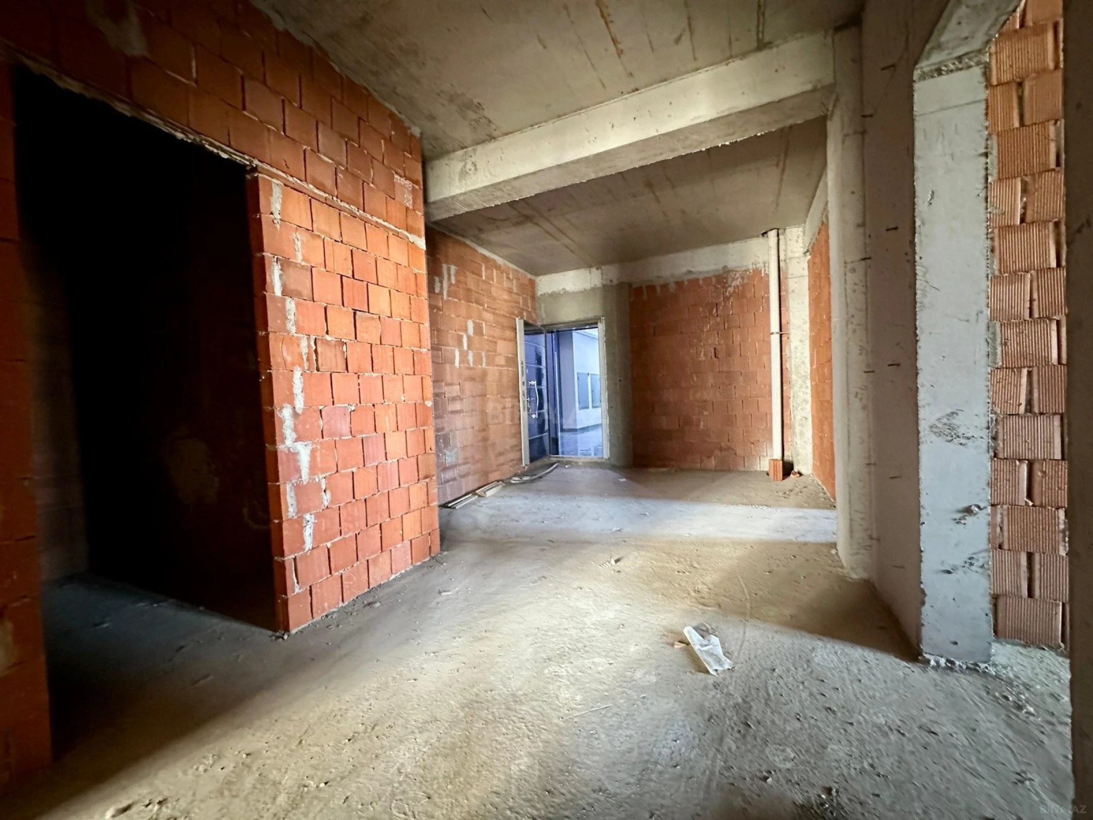 Satılır 3 otaqlı mənzil 126 m²