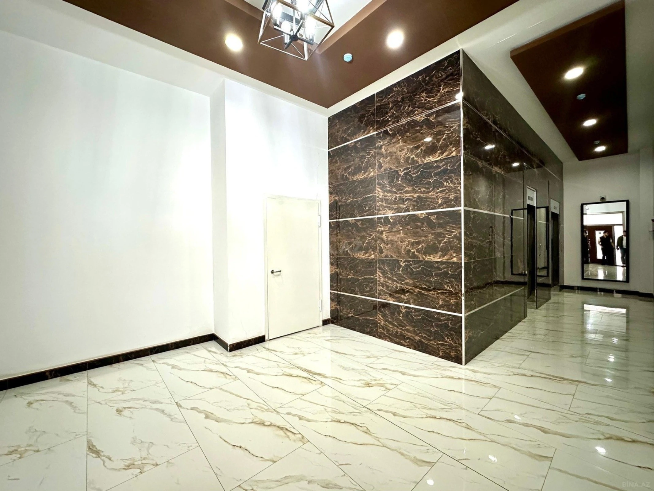 Satılır 3 otaqlı mənzil 126 m²