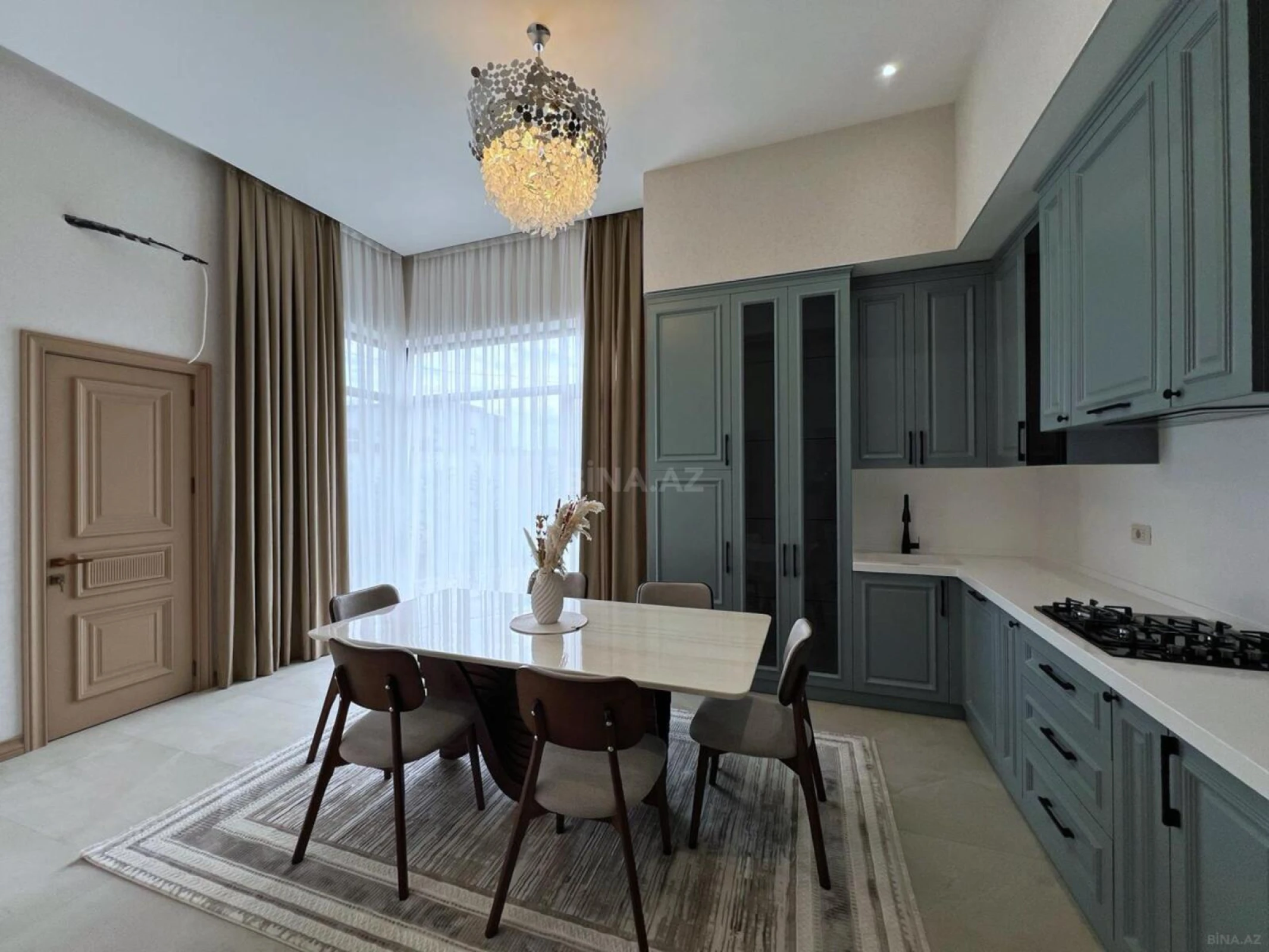 Satılır 4 otaqlı həyət evi 200 m²