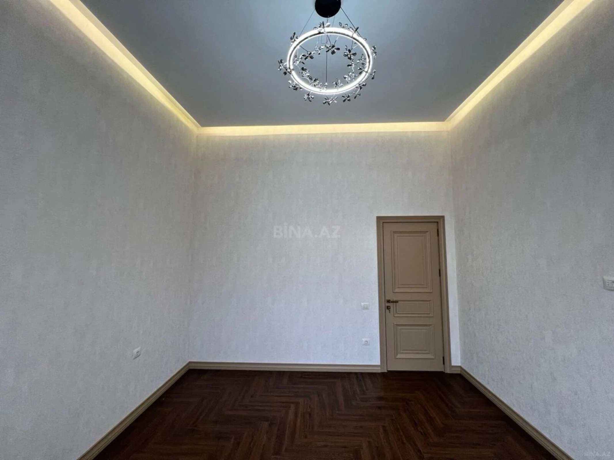 Satılır 4 otaqlı həyət evi 200 m²