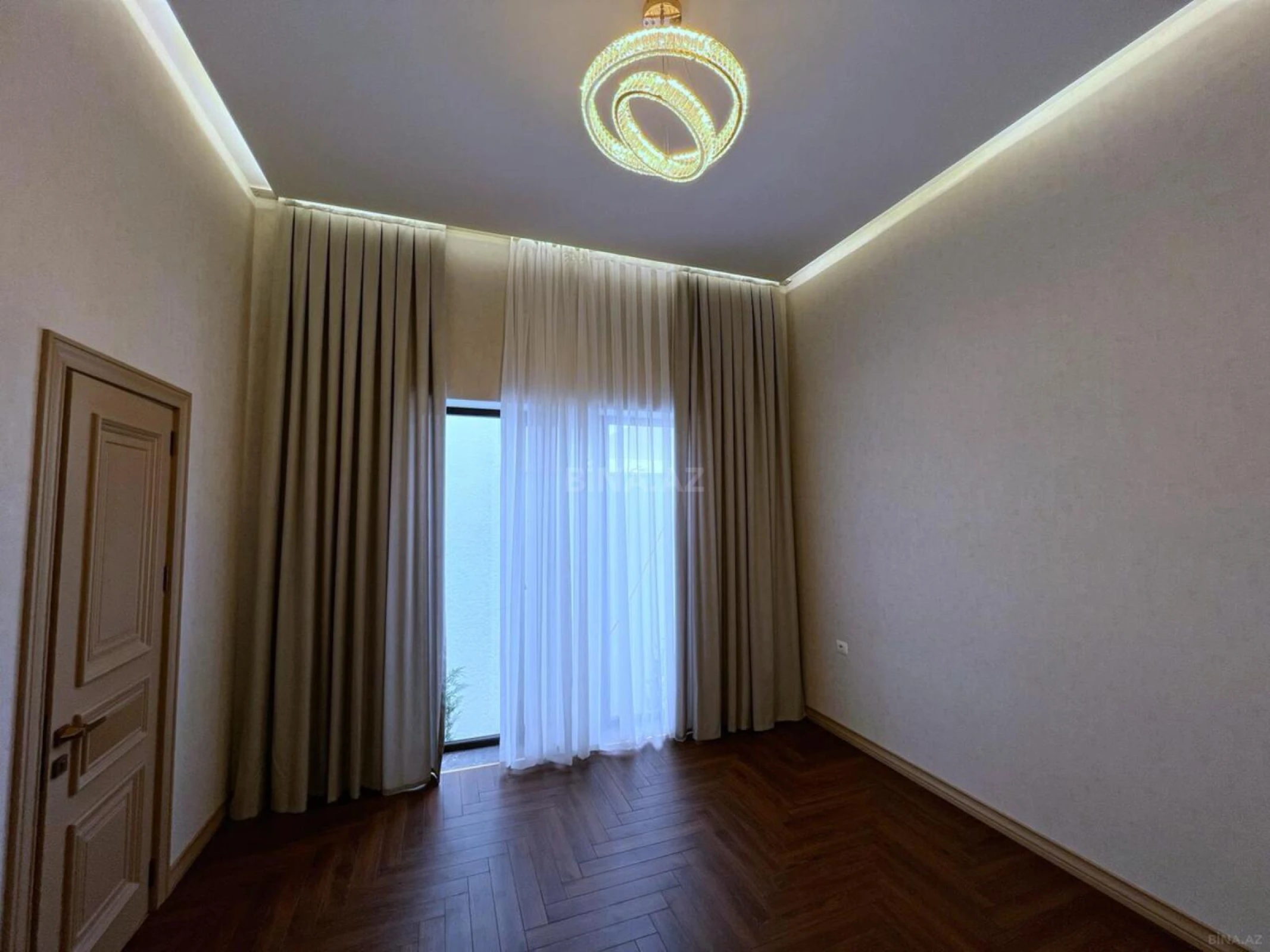 Satılır 4 otaqlı həyət evi 200 m²