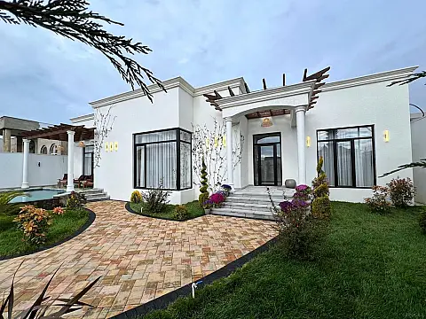 Satılır 4 otaqlı həyət evi 200 m²
