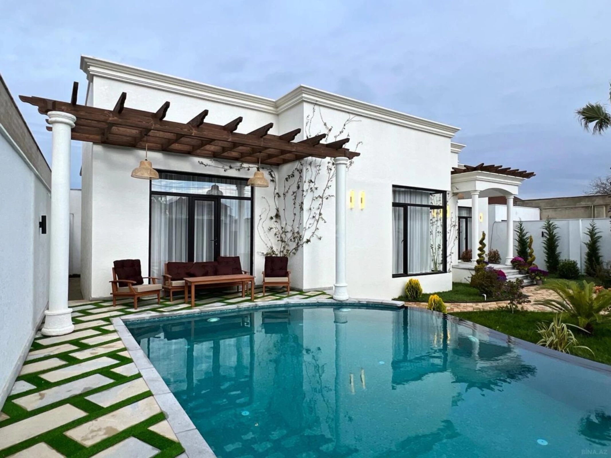 Satılır 4 otaqlı həyət evi 200 m²