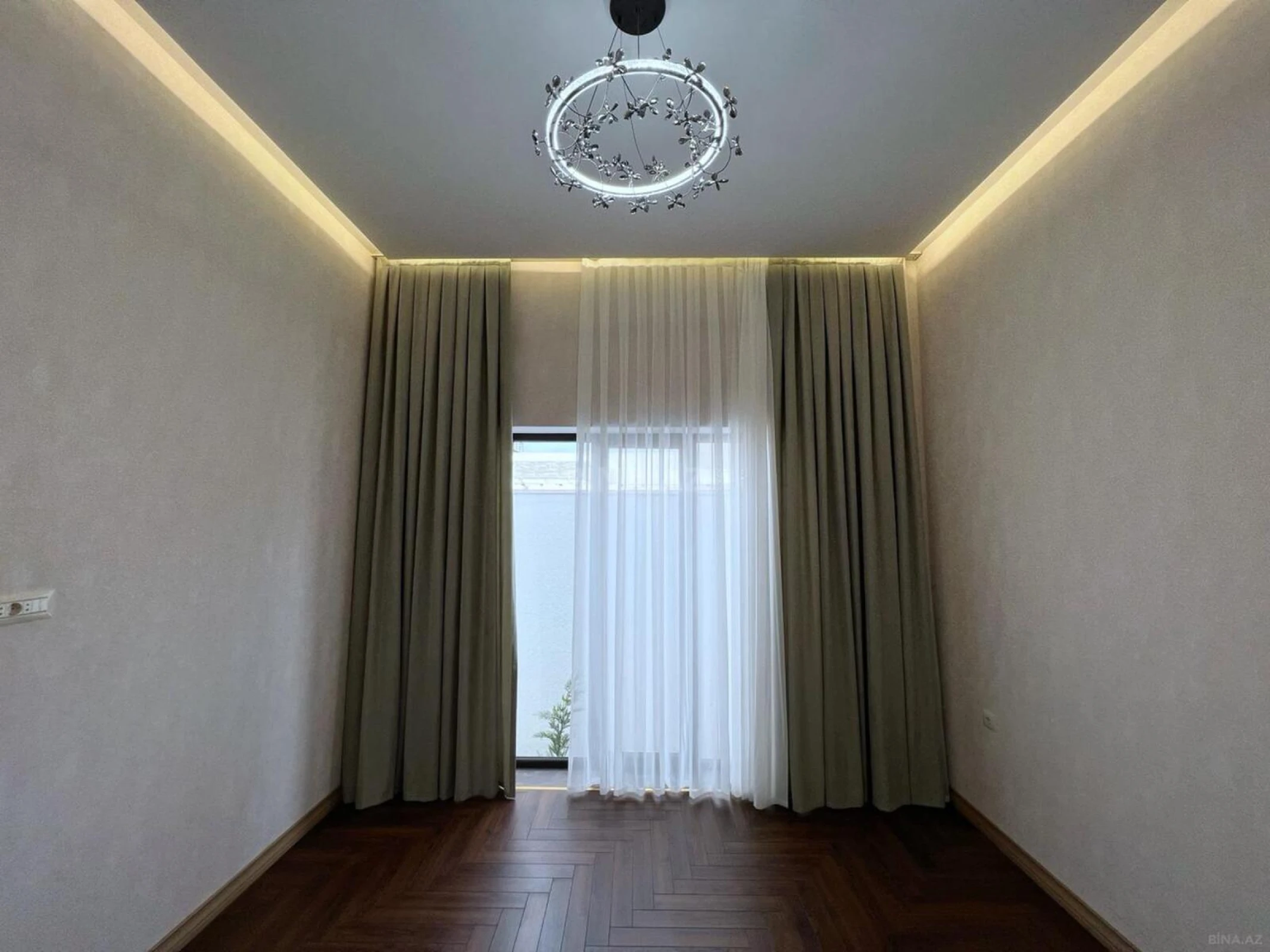 Satılır 4 otaqlı həyət evi 200 m²