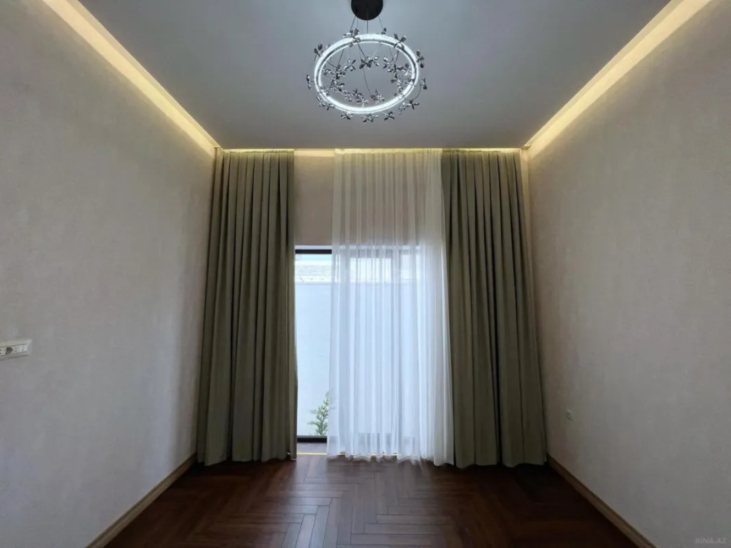 Satılır 4 otaqlı həyət evi 200 m²
