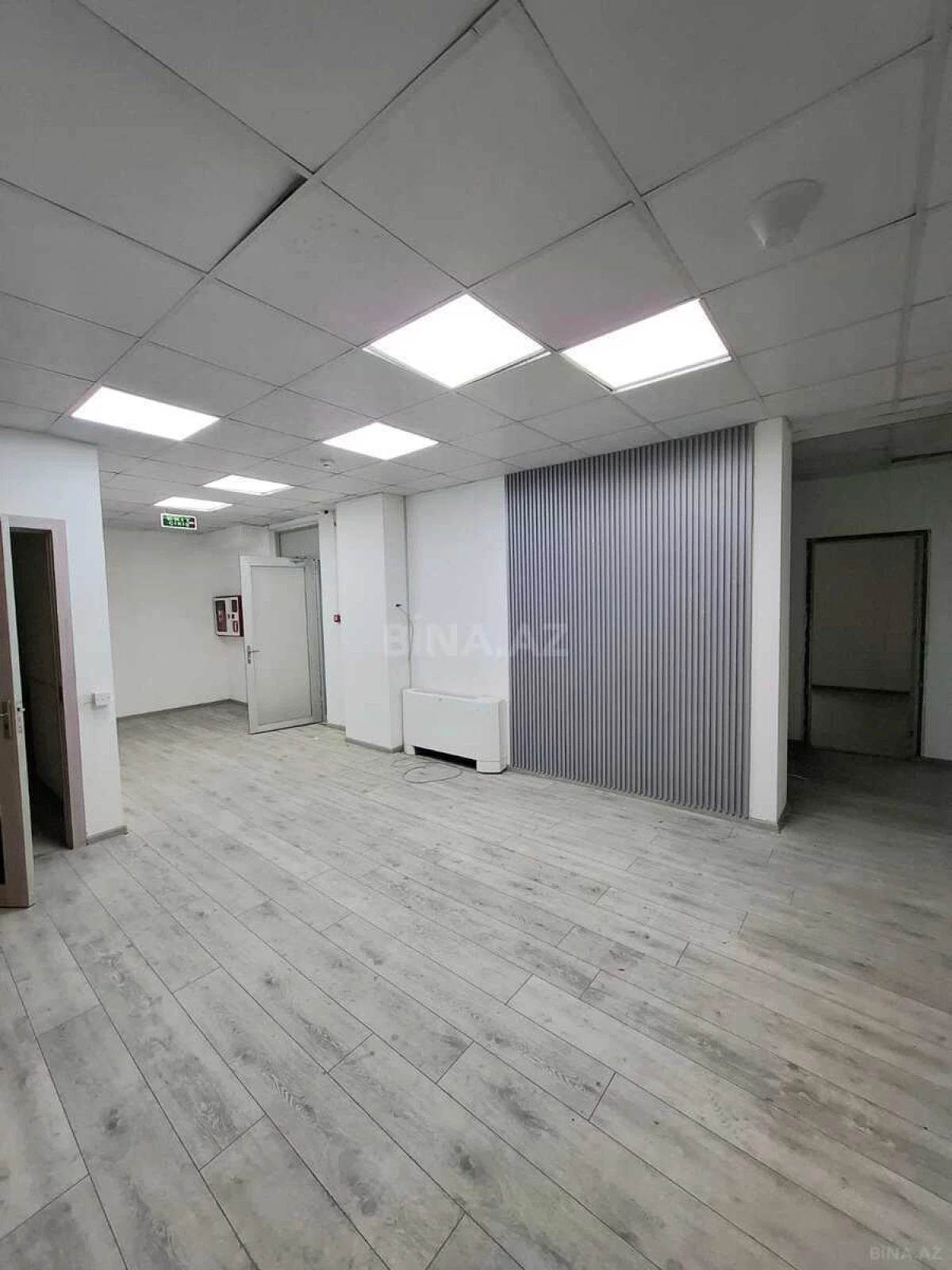 Kirayə verilir 8 otaqlı ofis 280 m²