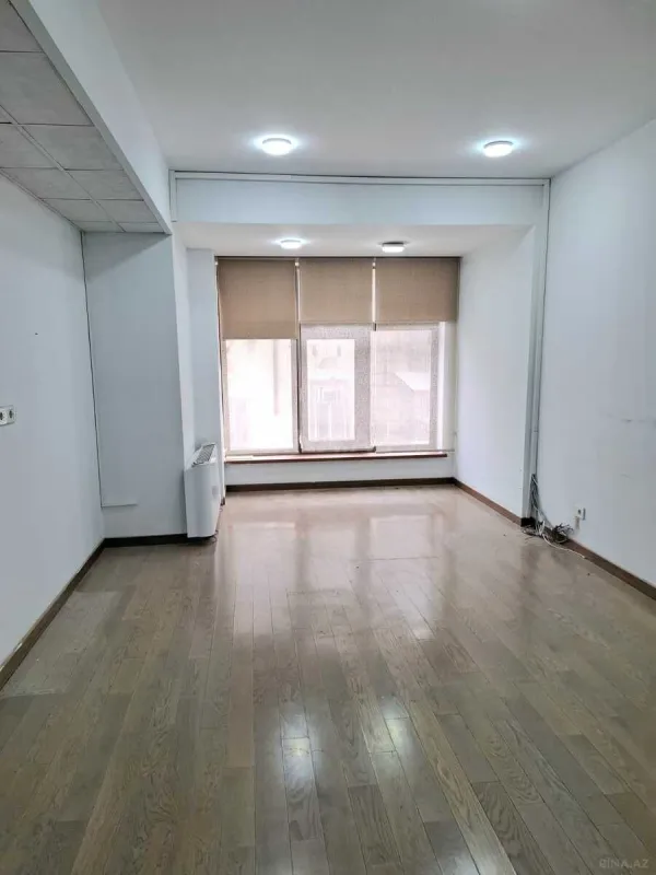 Kirayə verilir 8 otaqlı ofis 280 m²