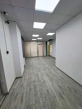 Kirayə verilir 8 otaqlı ofis 280 m²