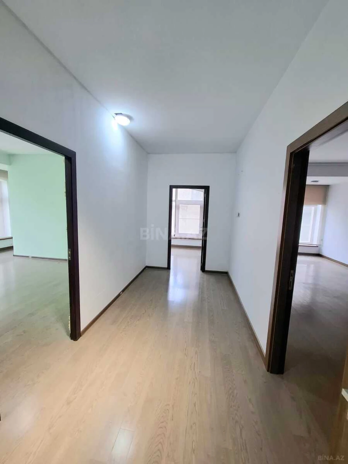 Kirayə verilir 8 otaqlı ofis 280 m²