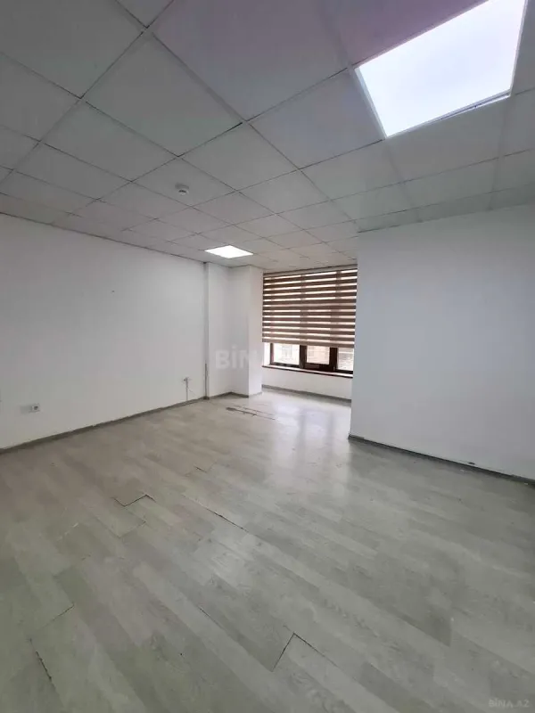 Kirayə verilir 8 otaqlı ofis 280 m²