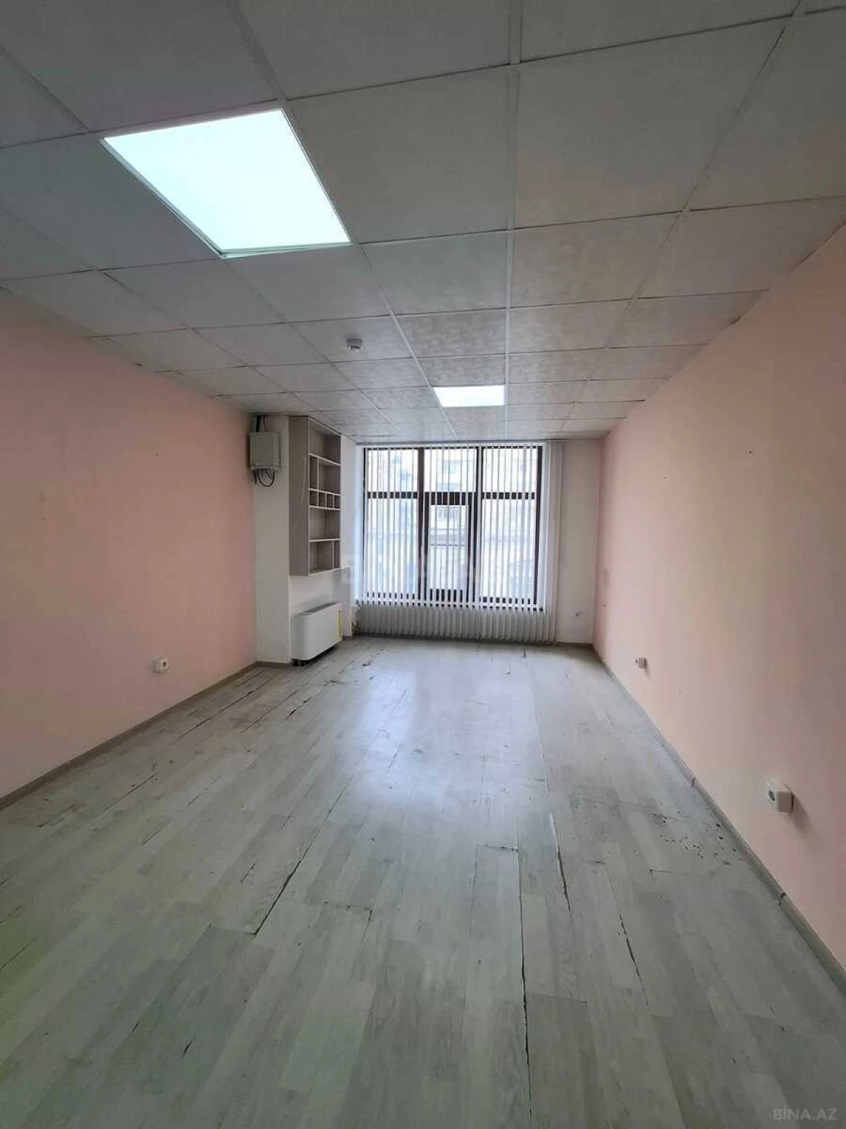 Kirayə verilir 8 otaqlı ofis 280 m²