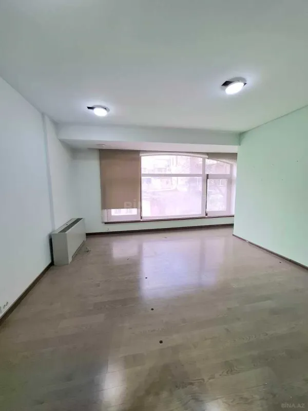 Kirayə verilir 8 otaqlı ofis 280 m²
