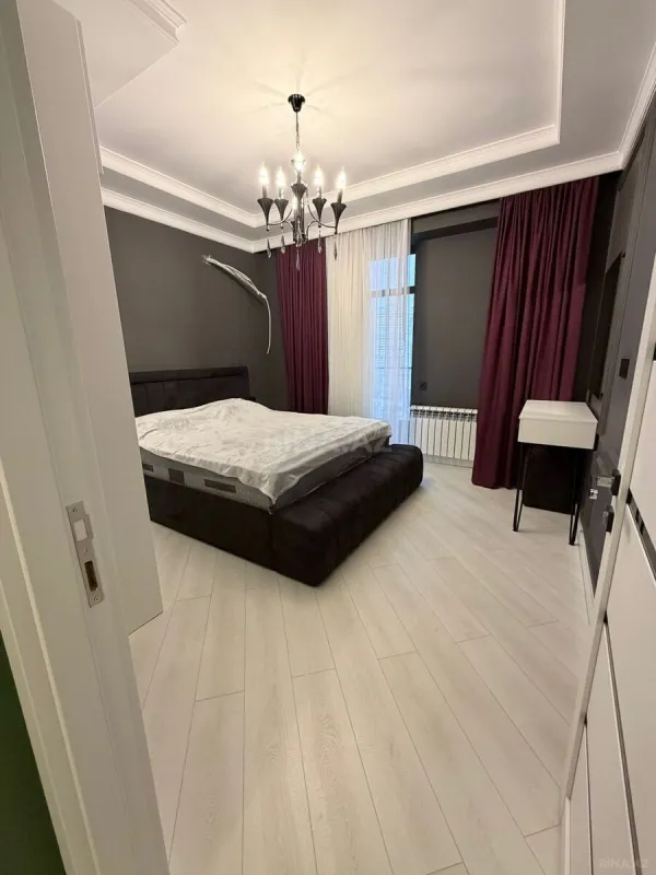 Kirayə verilir 3 otaqlı mənzil 106 m²