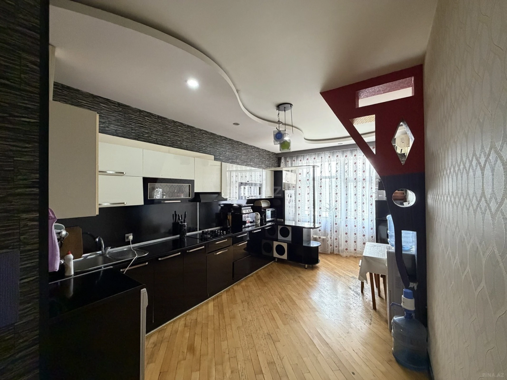 Satılır 2 otaqlı mənzil 95 m²