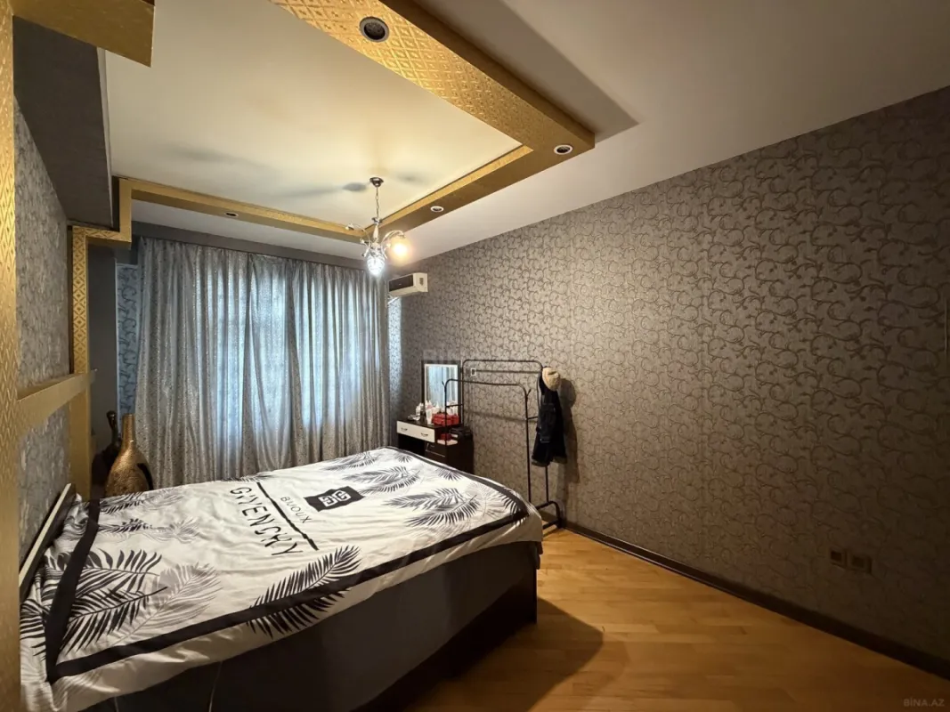 Satılır 2 otaqlı mənzil 95 m²