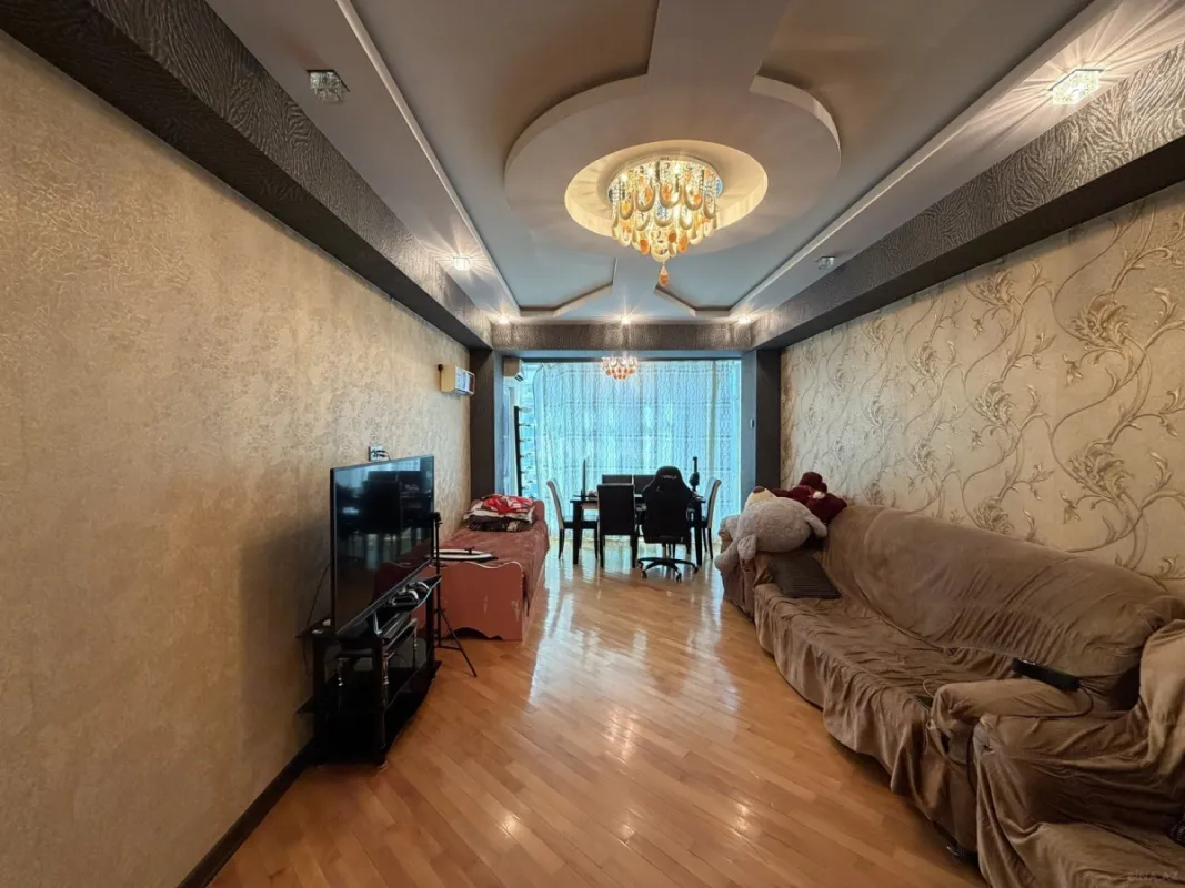Satılır 2 otaqlı mənzil 95 m²