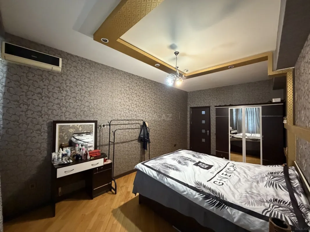 Satılır 2 otaqlı mənzil 95 m²