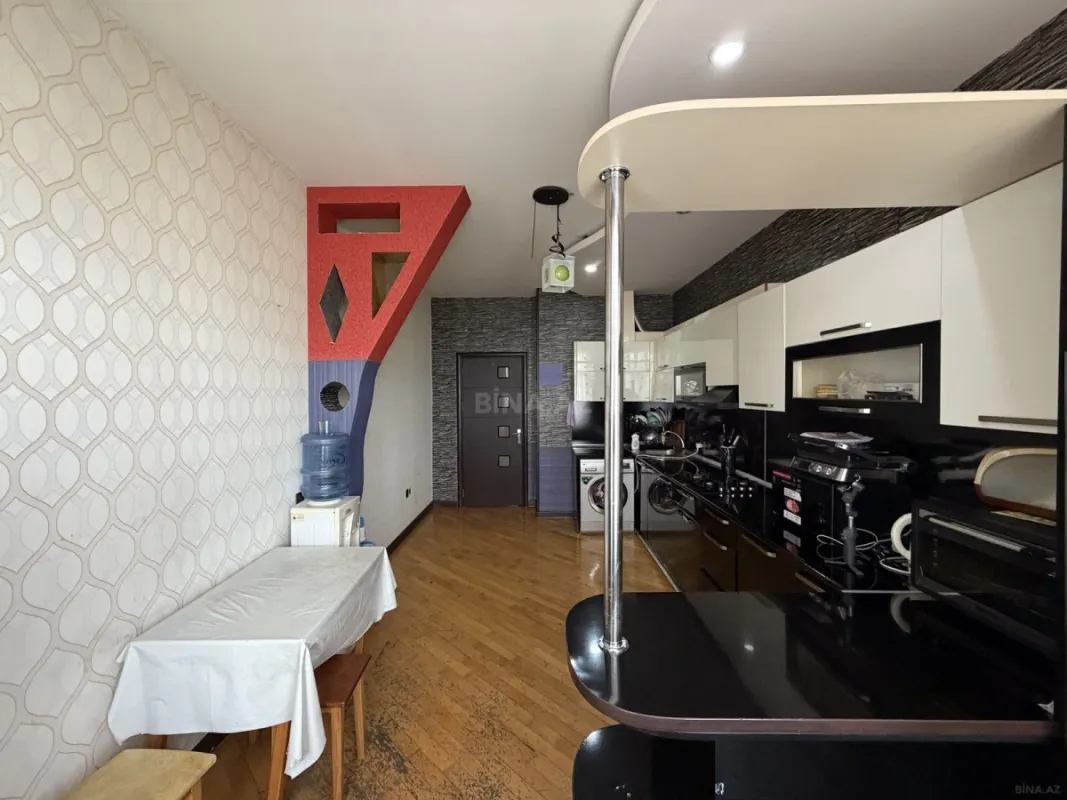 Satılır 2 otaqlı mənzil 95 m²