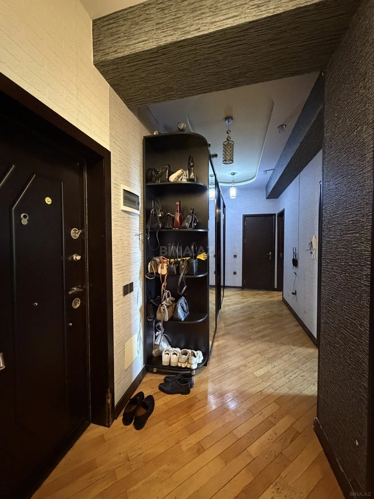 Satılır 2 otaqlı mənzil 95 m²