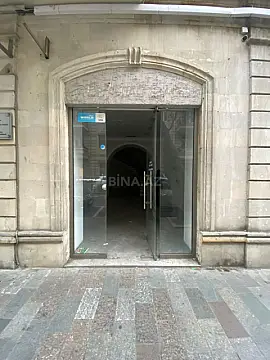 Kirayə verilir obyekt 110 m² — Bakı 110.00 m²