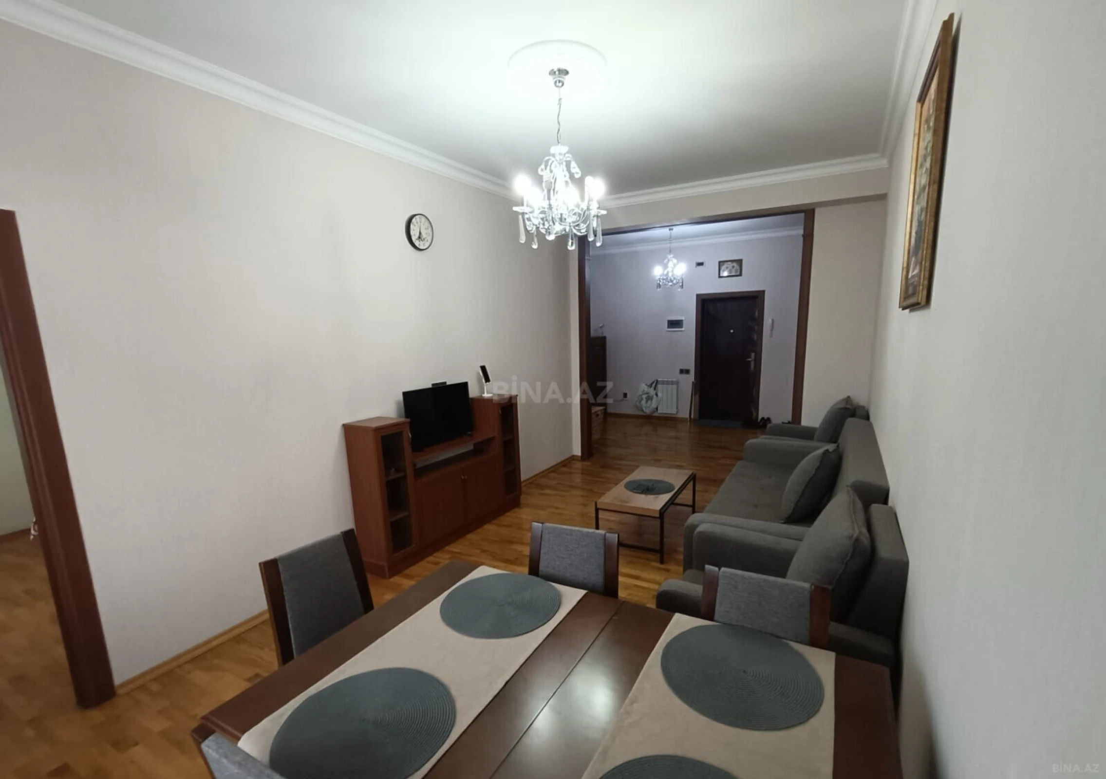 Kirayə verilir 2 otaqlı mənzil 70 m²