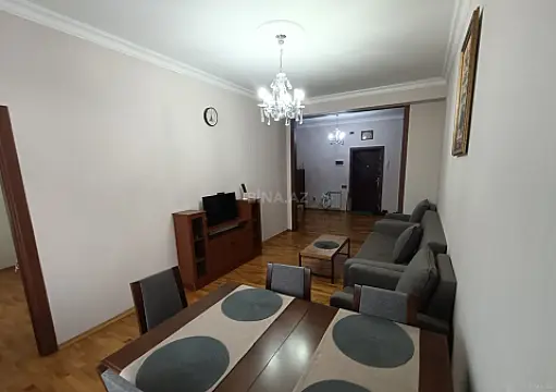 Kirayə verilir 2 otaqlı mənzil 70 m²