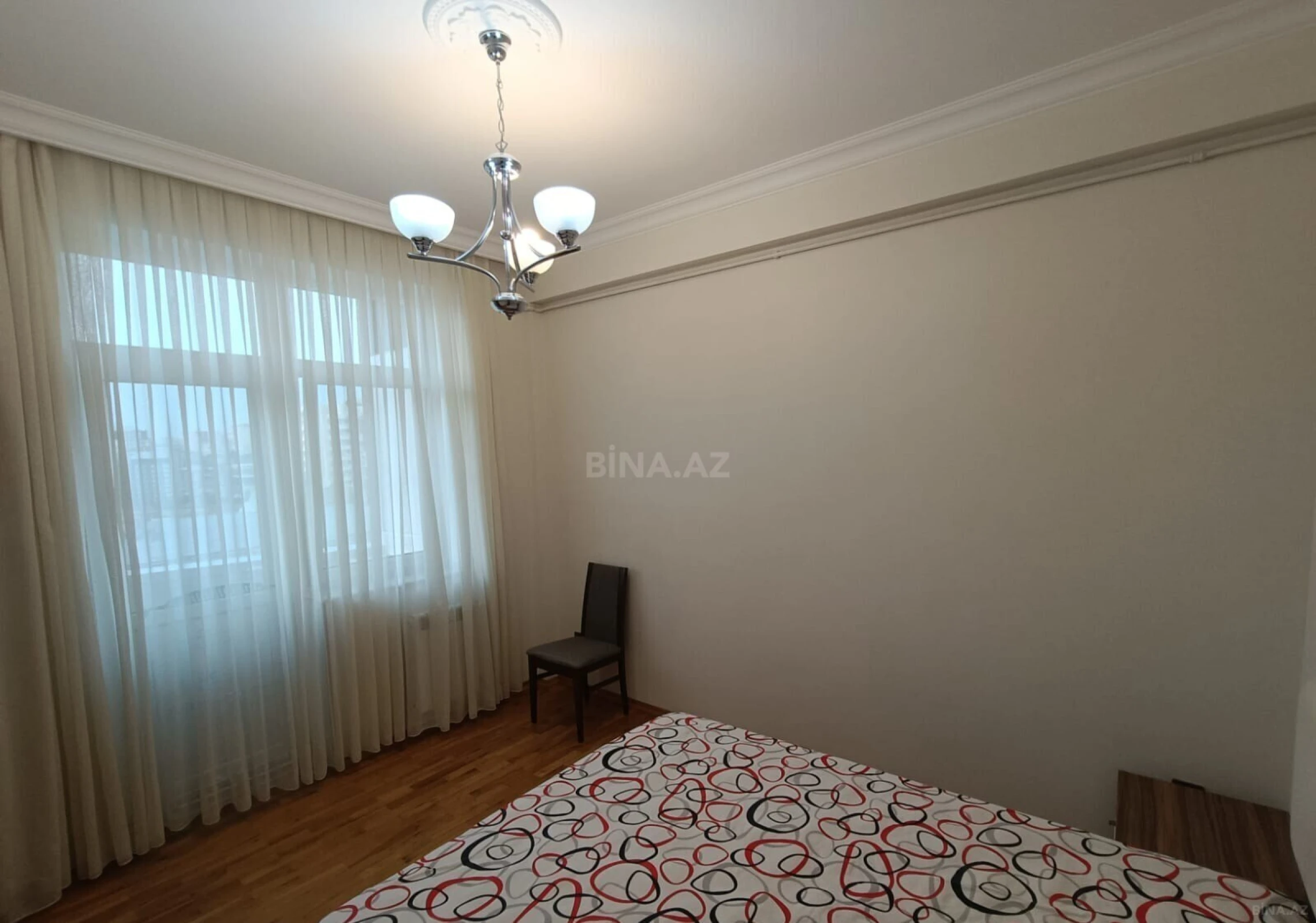 Kirayə verilir 2 otaqlı mənzil 70 m²