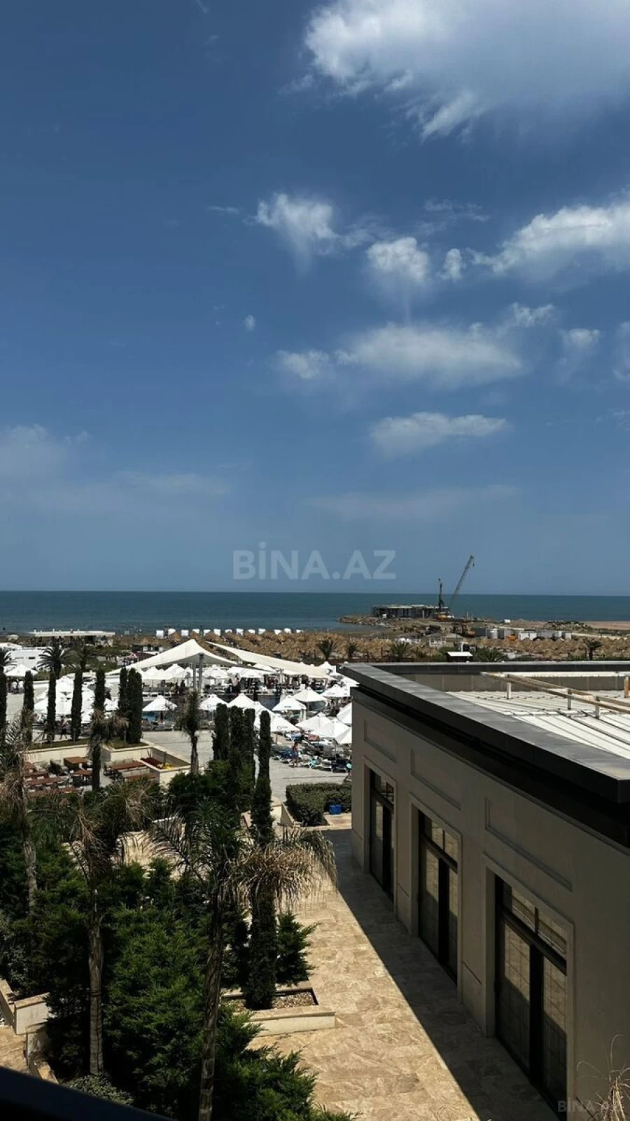 Satılır 2 otaqlı mənzil 117 m²