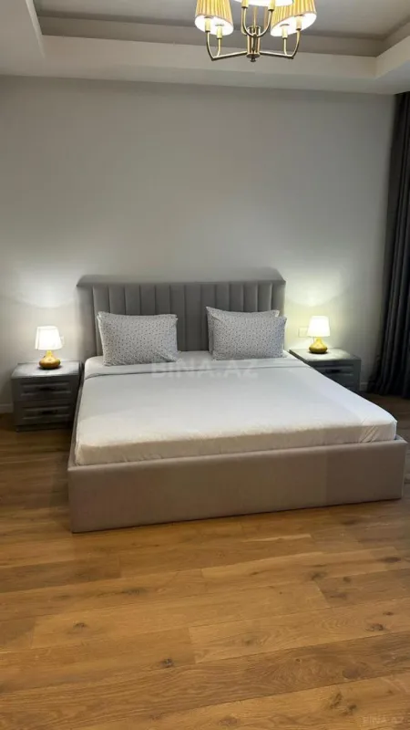 Satılır 2 otaqlı mənzil 117 m²