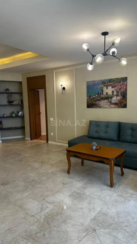 Satılır 2 otaqlı mənzil 117 m²